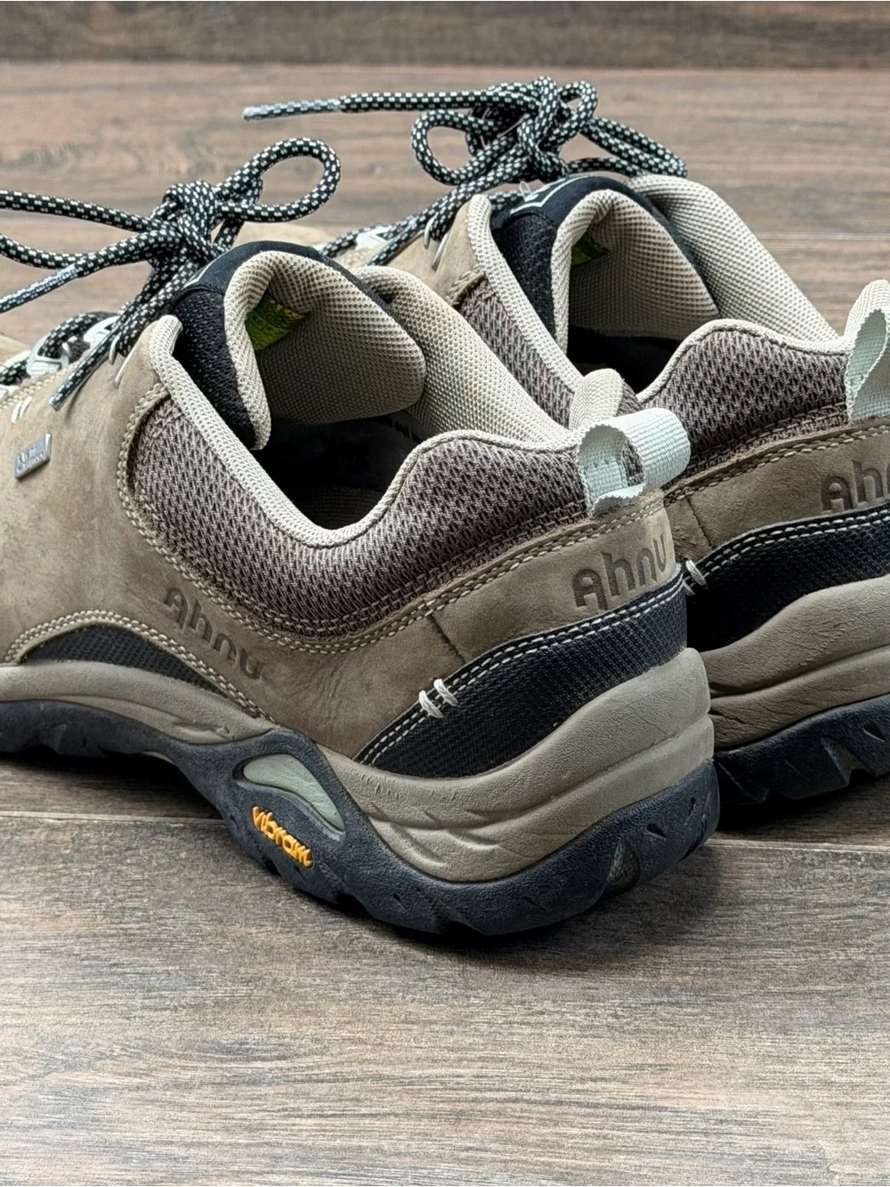 Ahnu Shoes Womens 10 Montara II eVent Tan Waterproof Hiking Outdoor